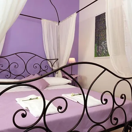 Suite Rome 3* Rome